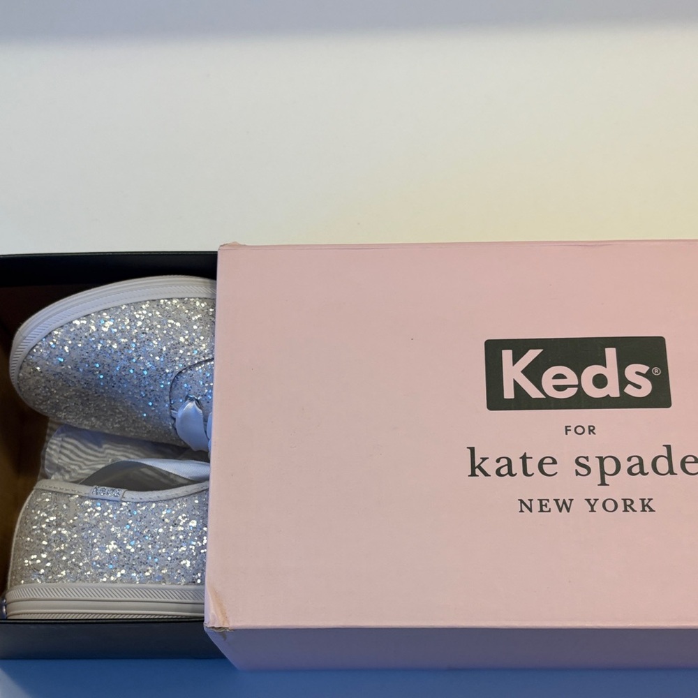 Kate Spade Keds Sparkling Glitter Silver Sneakers 7W wide - Picture 2 of 7
